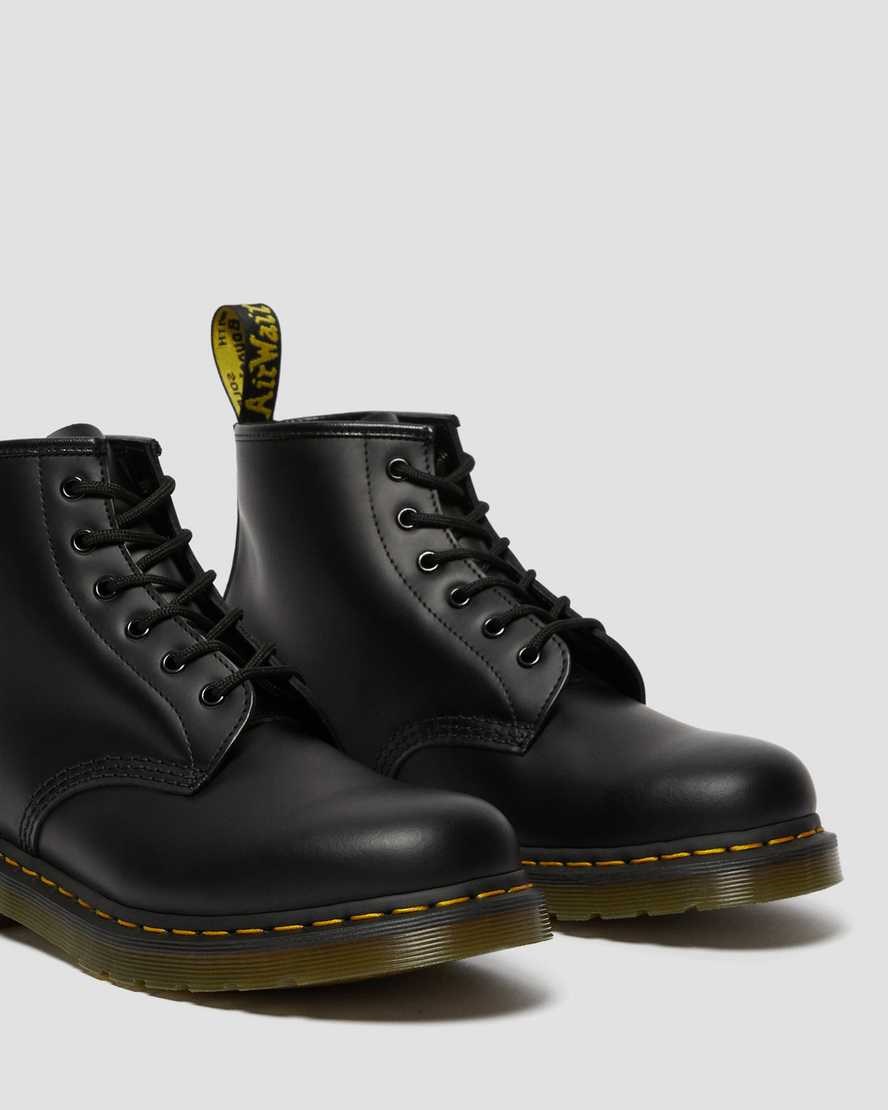 Dr Martens 101 Yellow Stitch Smooth Leather Men's Lace Up Boots Black Smooth Leather | GPWBAJ456