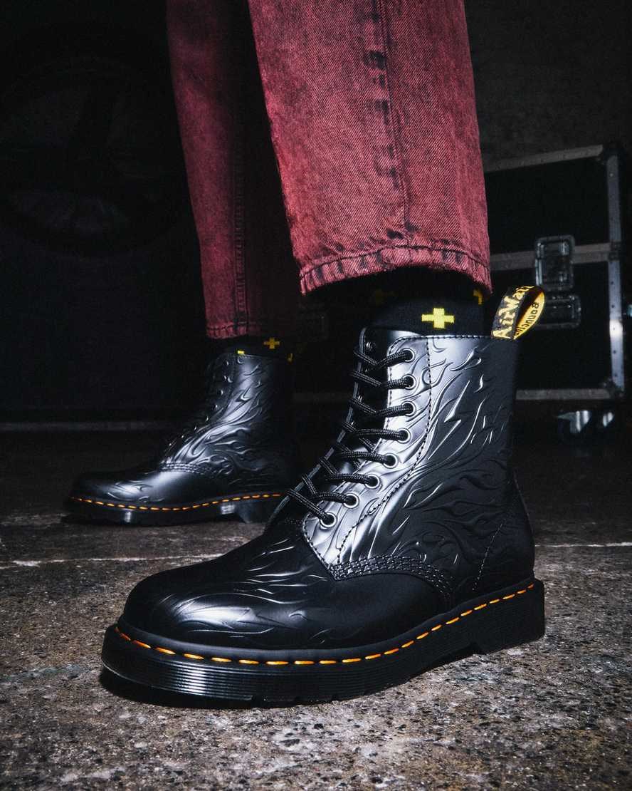 Dr Martens 1460 Flames Emboss Leather Men's Lace Up Boots Black Flame Polished Smooth | JXYMHI018