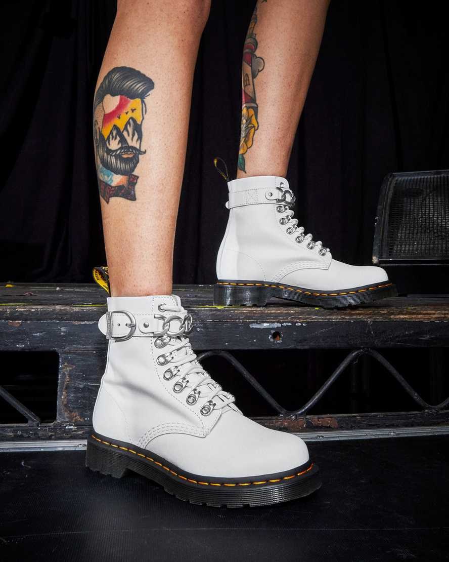 Dr Martens 1460 Pascal Chain Leather Women's Lace Up Boots White Sendal | IFMCJV480