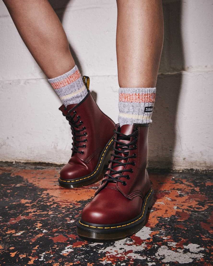 Dr Martens 1460 Smooth Leather Women's Ankle Boots Cherry Red Smooth Leather | SVLNTB637