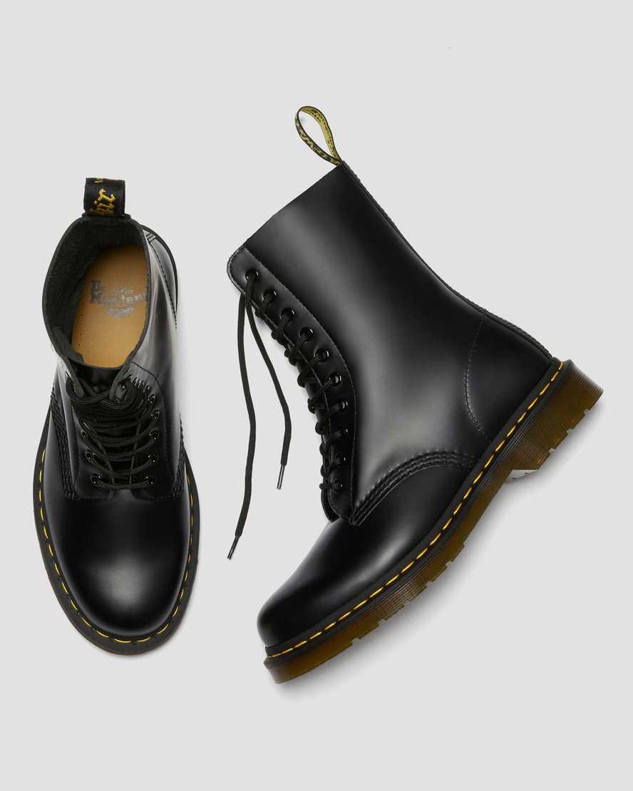 Dr Martens 1490 Smooth Leather Men's Ankle Boots Black Smooth Leather | WIJFSR853