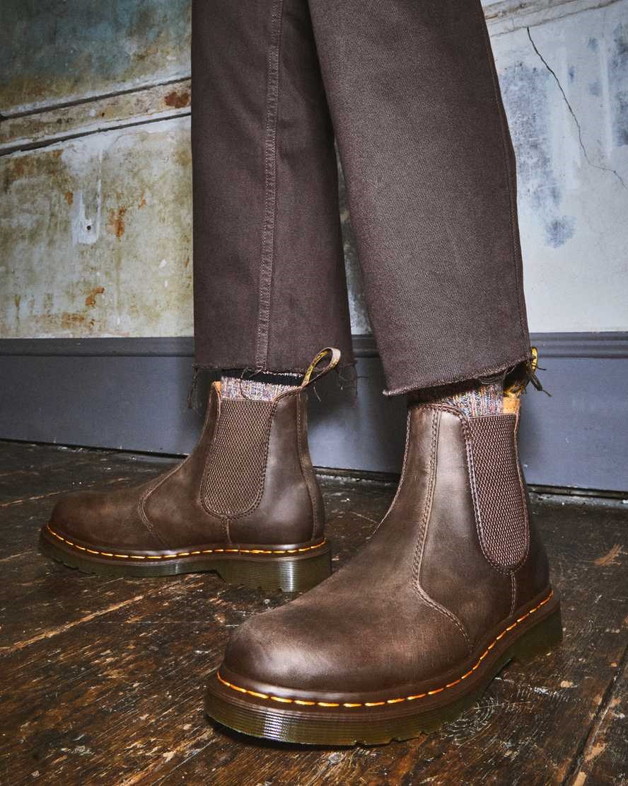 Dr Martens 2976 Yellow Stitch Crazy Horse Leather Men's Chelsea Boots Dark Brown Crazy Horse Leather | PAVBXU125