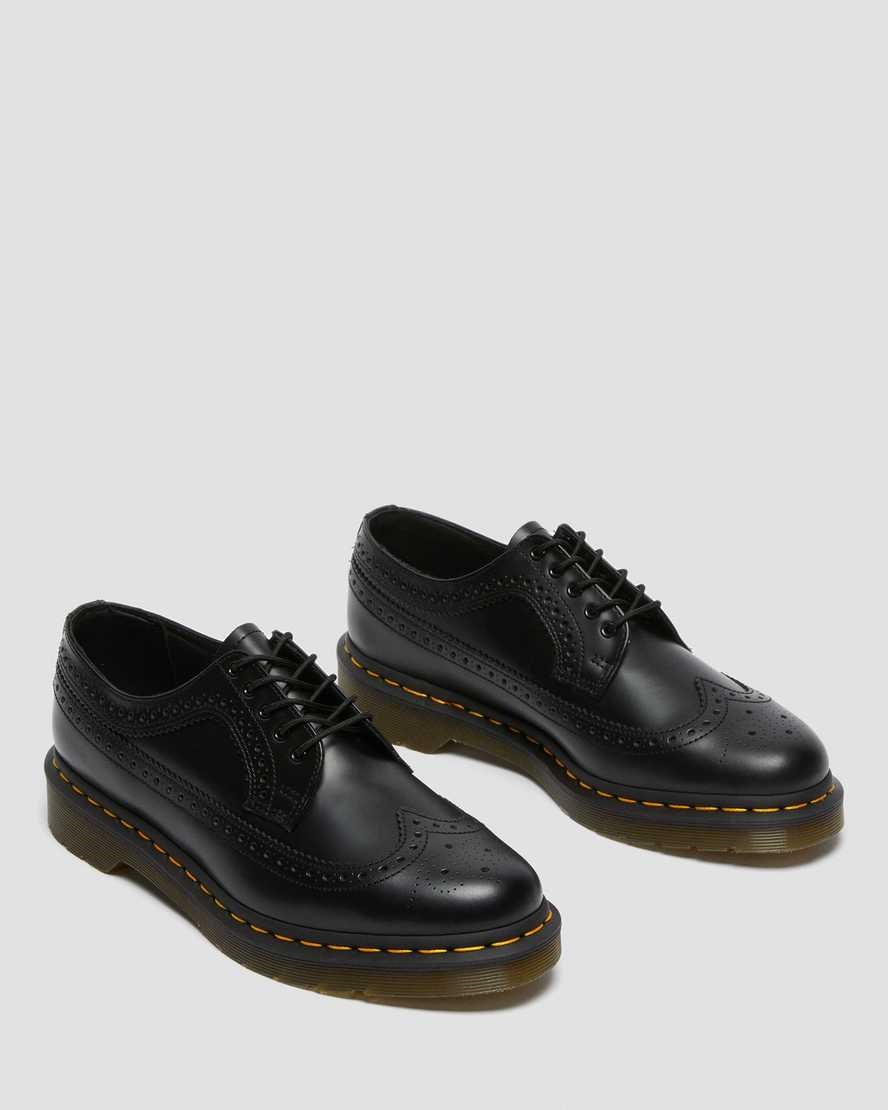 Dr Martens 3989 Yellow Stitch Smooth Leather Women's Brogues Black Smooth Leather | KOTHAR482